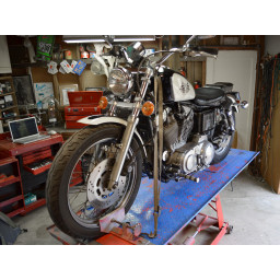 Замена передней тормозной колодки Harley-Davidson Sportster Evolution